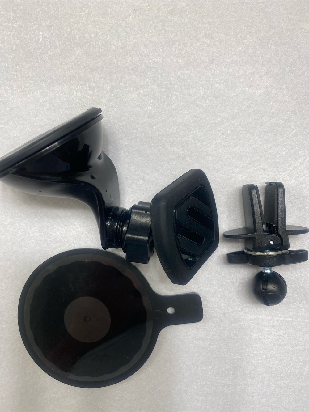 Universal Black Car Mount Kit for Phones and VR Accessories